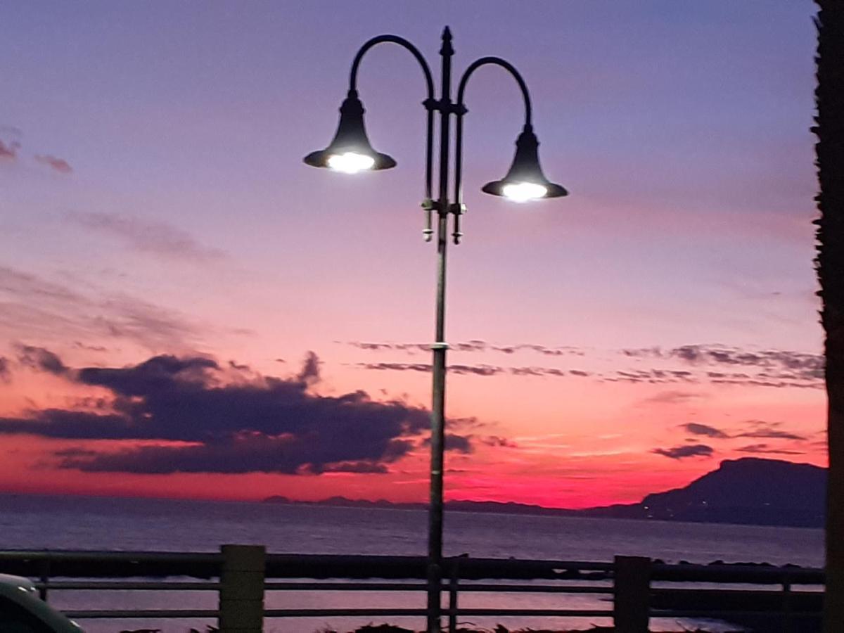 Azzurra Casa Vacanza Ventimiglia Exteriör bild